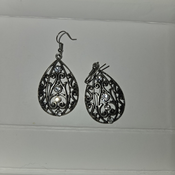 Earring Bundle - Picture 5 of 12